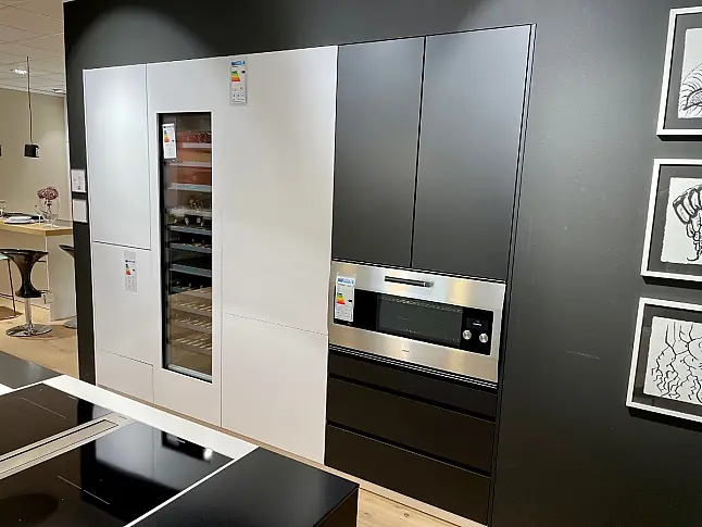 Designerküche mit starken Kontrasten