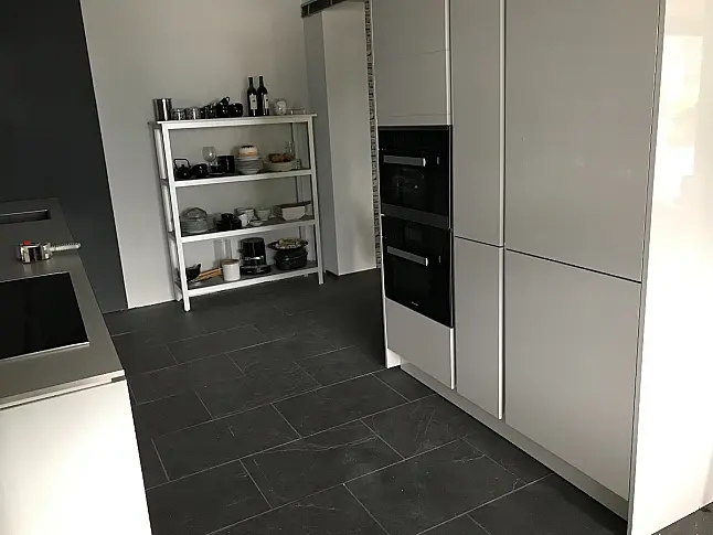 Musterküche S 2 -SLG sterlinggrau hochglänzend smartlack