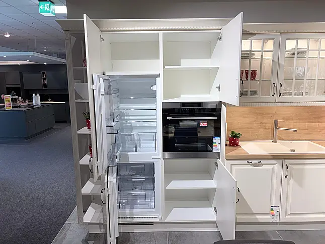 Hochwertige Landhausküche in Magnolia gewischt