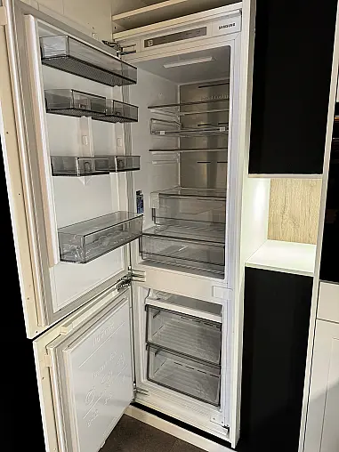 moderne U-Küche helle Rahmenfronten