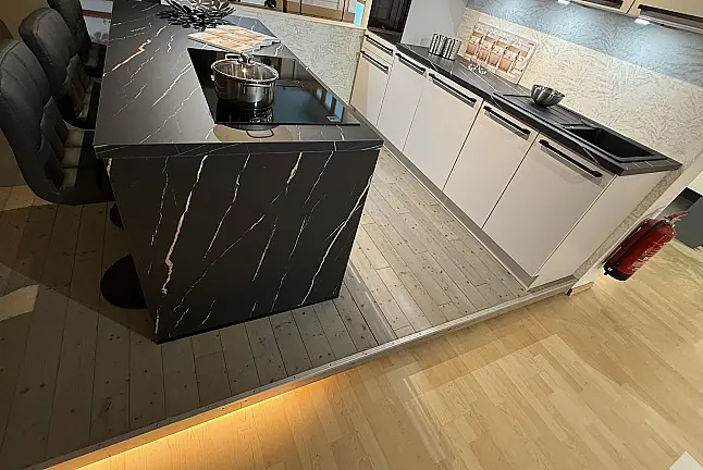 NOBILIA INSEL - Küche Inkl. SIEMENS Geräte + NT Essential 80 Elica Indukt…