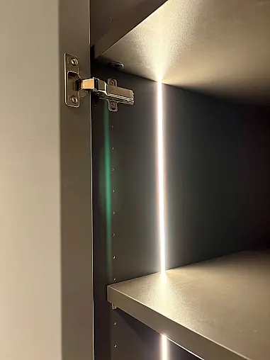 Garderobenschrank / LED Beleuchtung / B: 347 cm  H: 248 cm