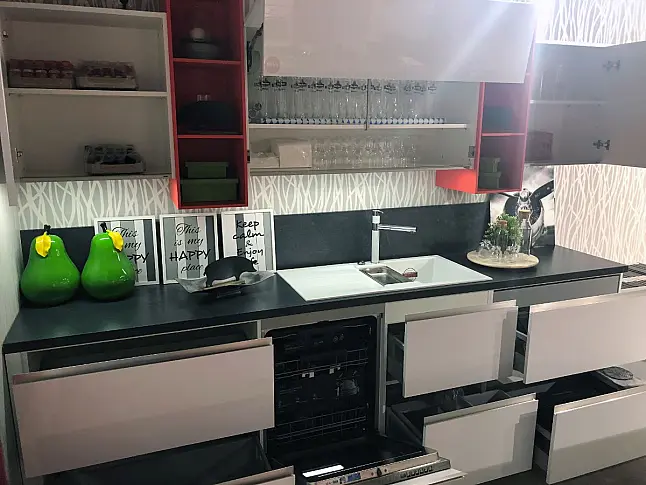 Inselküche Weiß Hochglanz exklusive Ausstattung mit Berbel Skyline Edge Deckenlifthaube
