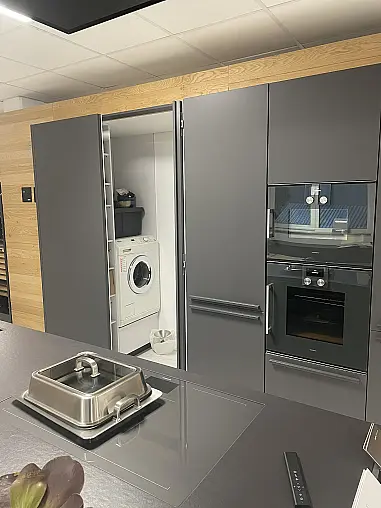 Hochwertige LEICHT Küche mit Gaggenau Geräten