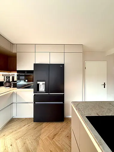 Moderne Ballerina Designküche mit Smartglas