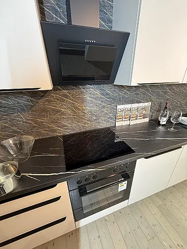 NOBILIA Küche Inkl. E-Geräte. Neue Einbauküche mit Garantie!
