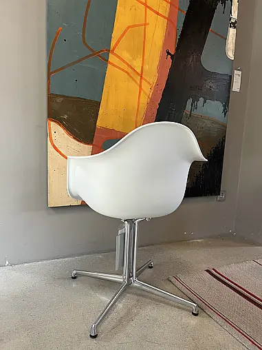 Vitra Eames Plastic Armchair DAL