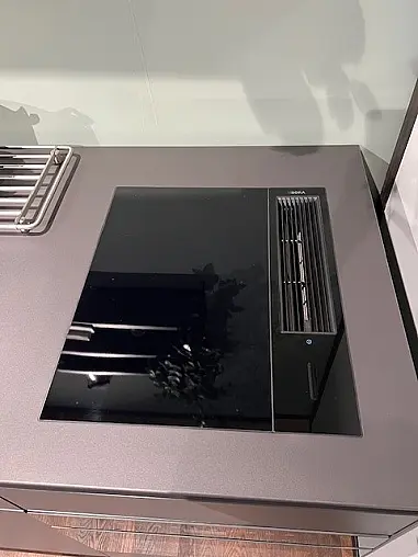 minimalistische Pantry bulthaup b3, Farbe graphit, Ausstellungsküche