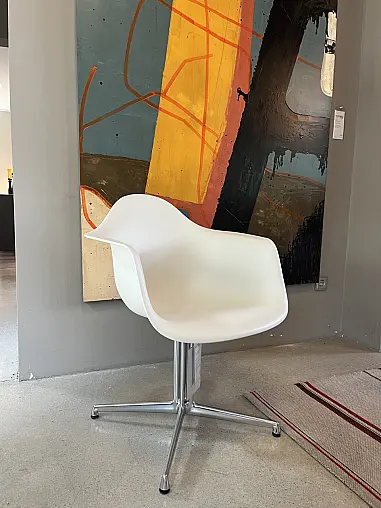 Vitra Eames Plastic Armchair DAL