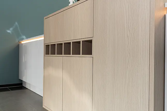 Hochwertige Nolte NEO Markenküche mit außergewöhnlicher Kücheninsel mit Geräten