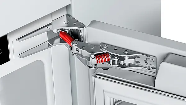 Serie 8 Einbau-Kühlschrank Flachscharnier mit Softeinzug