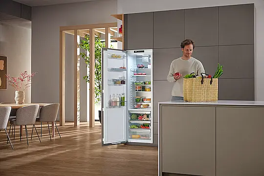 Einbau-Kühlschrank für professionelles Einlagern, dank PerfectFresh Pro und DynaCool.