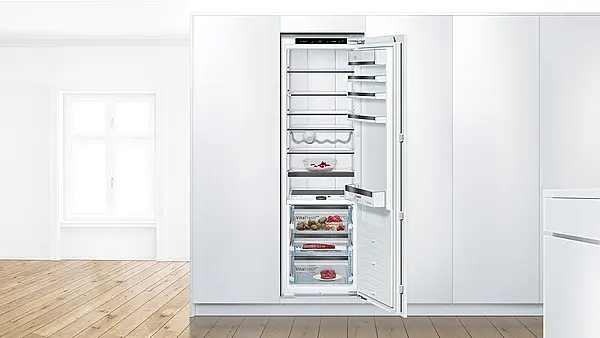 Serie 8 Einbau-Kühlschrank Flachscharnier mit Softeinzug
