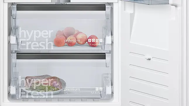Siemens iQ700, Einbau-Kühlschrank, 122.5 x 56 cm, Flachscharnier mit Softeinzug