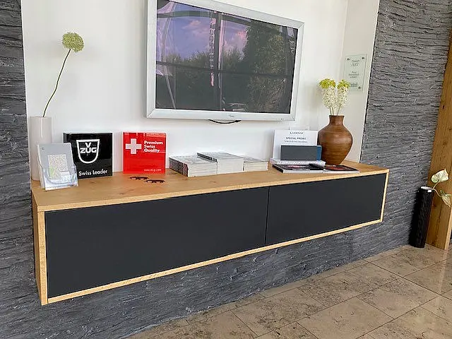 Opaco supermatt schwarz/Eiche in Tip TEC