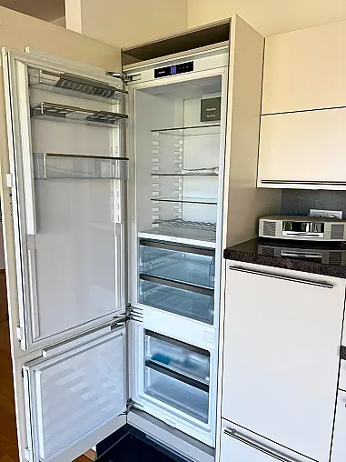 Miele Küche (Warendorf) mit Miele Elektrogeräten im Kundenauftrag