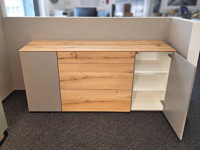 Elegantes, zeitloses Sideboard - Schubkastenschrank und Abdeckboden mit edlem Echtholzfurnier - Exklusives Messestück