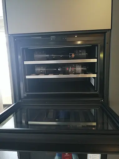 Griffloser Weinkühlschrank im perfekten Design