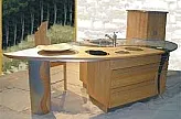 Freistehende Kücheninsel in kreativem Design aus Holz und Granit
