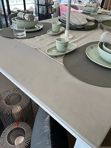 Esstisch LA Palma APTA Tischplatte Sichtbeton mit Flecken