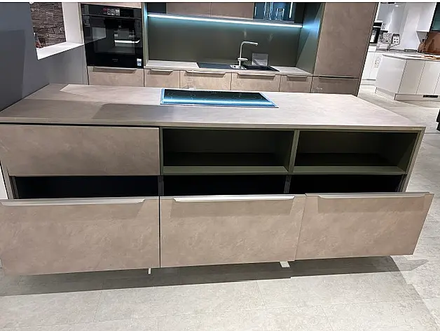 Elegante Insel Küche mit modernem Design