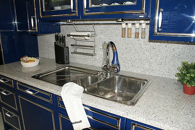 Qualitativ hochwertige Arbeitsplatte in Naturstein Bianco Crystal