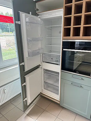 Einbauküche "Mut zur Farbe" im Landhausstil