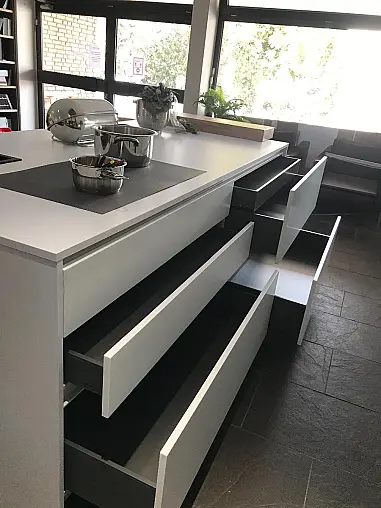 MUSTERKÜCHE WEISS SOFTLACK MATT