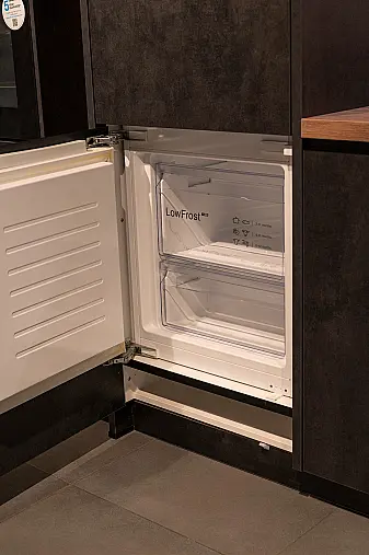 Schwarze Designküche von Häcker | Neuwertig &amp; sofort verfügbar