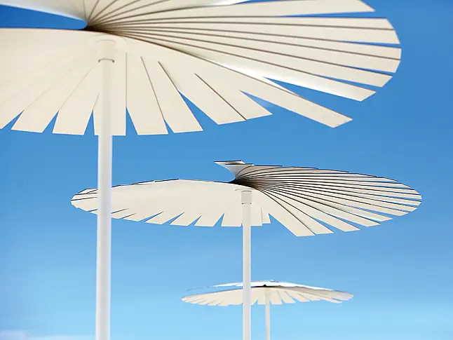 Sonnenschirm mit Tisch
