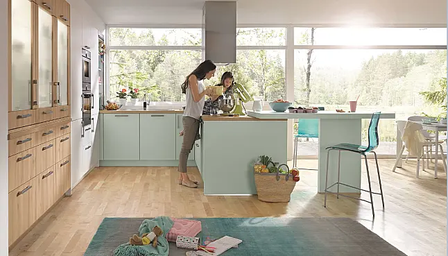 Familien U-Küche mit Insel