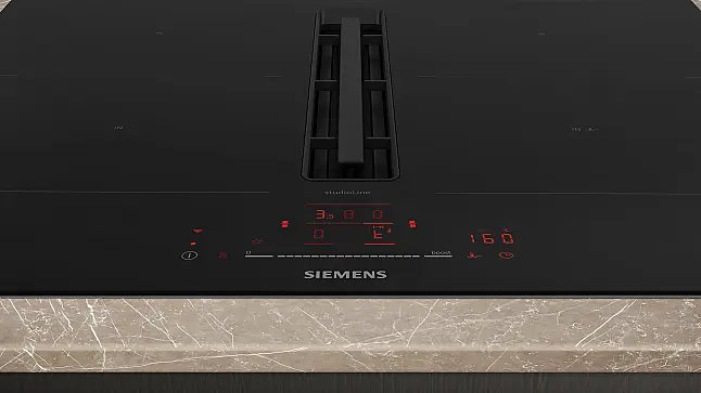 Siemens iQ500, Kochfeld mit Dunstabzug (Induktion), 70 cm, Mit Rahmen aufliegend ED777HQ26E (Lager/NB)
