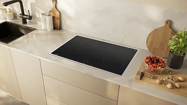 Neff 70, Induktionskochfeld, 80 cm, schwarz, mit Rahmen aufliegend T58SHF1L0 (Ausstellungsstück)
