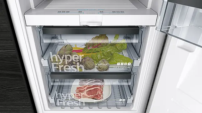 Siemens iQ700, Einbau-Kühlschrank, 140 x 56 cm, Flachscharnier mit Softeinzug KI51FSDD0 (Lager)