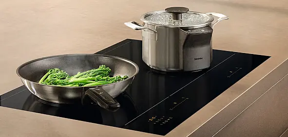 Großes Miele Induktions-Kochfeld matt