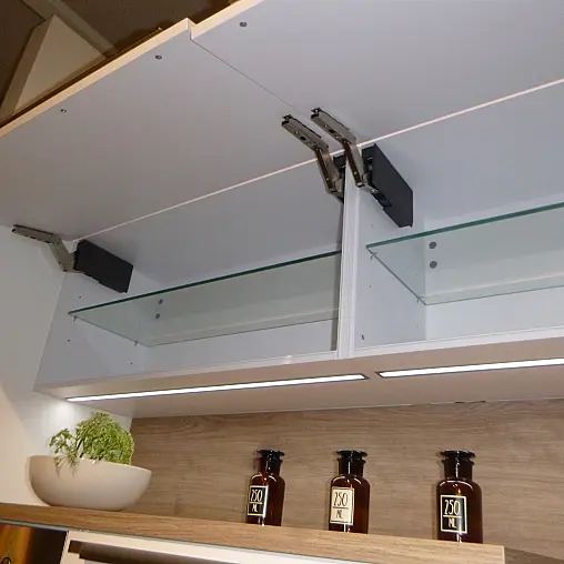 Moderne Einbauküche mit Insellösung