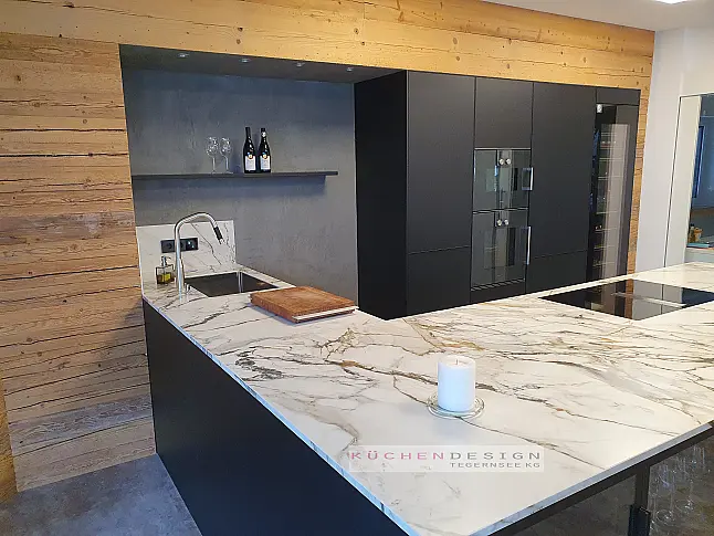 Poggenpohl Premium Designküche | Schwarz Samtmatt |