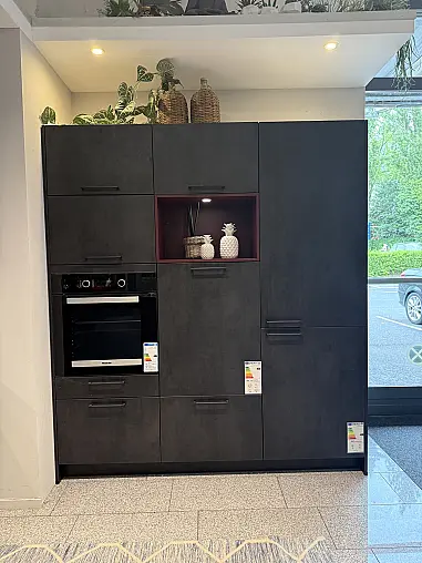 Moderne L-Küche mit  Hochschrank Block inkl. hochgebautem Geschirrspüler