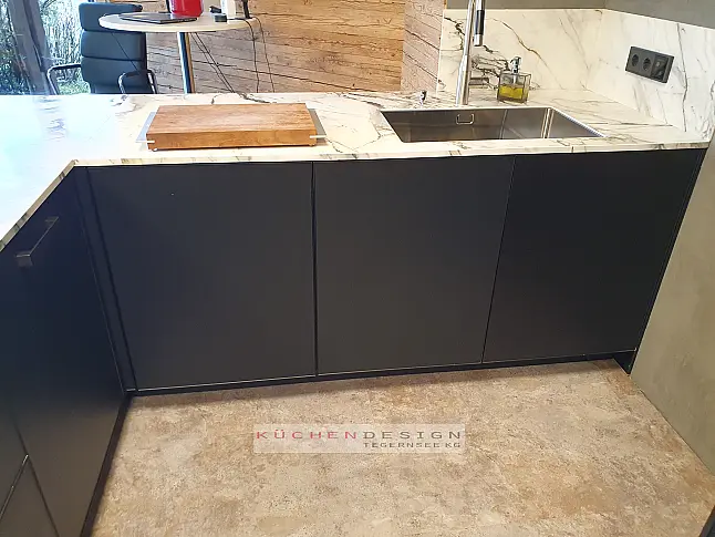 Poggenpohl Premium Designküche | Schwarz Samtmatt |