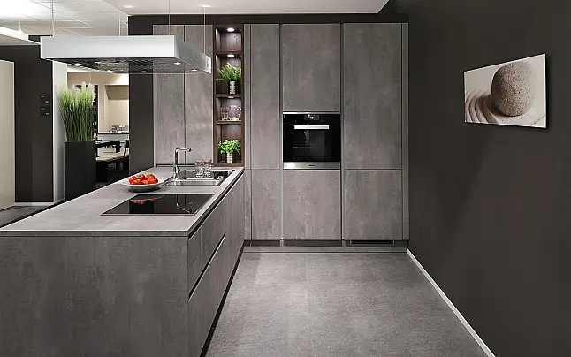 moderne L-Küche in Betonoptik grifflos