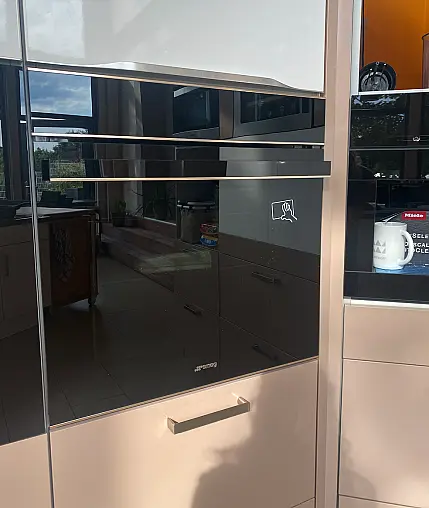 Designer-Backofen mit Kupfer-Details von Smeg
