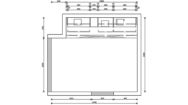 Kleiderschrank und Schreibtisch