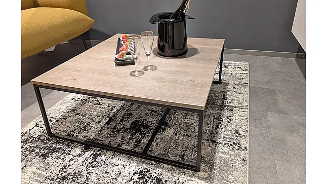 Sideboard mit Tisch