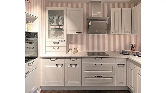 L-Küche mit Schrank