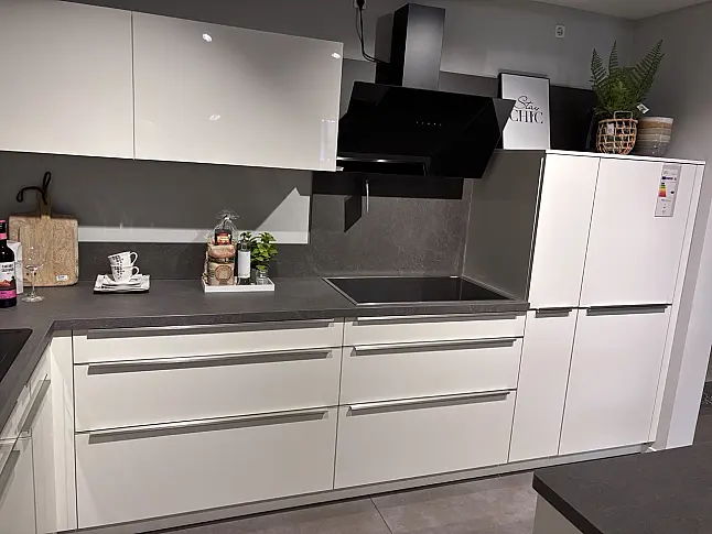 Einbauküche  UGL 51.160 Uni Gloss am Standort Korbach-Meineringhausen