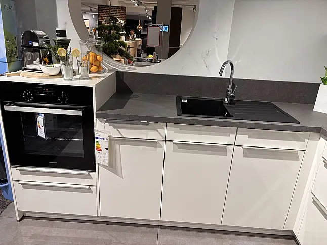 Einbauküche  UGL 51.160 Uni Gloss am Standort Korbach-Meineringhausen