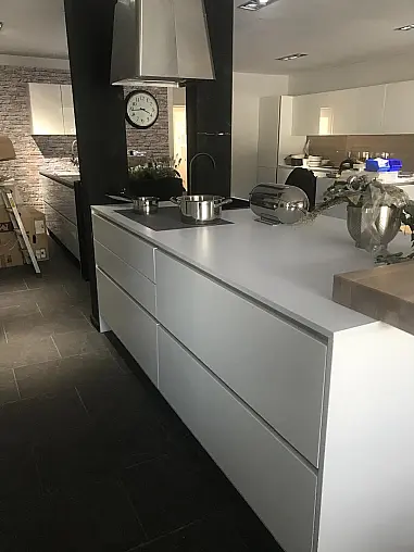 MUSTERKÜCHE WEISS SOFTLACK MATT