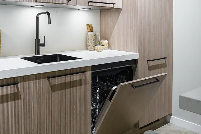 Eiken ribbelstructuur eilandkeuken