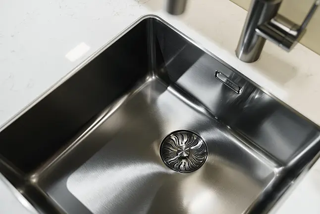 Eiken ribbelstructuur eilandkeuken