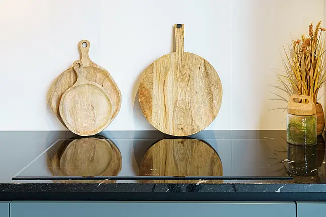Elegante donkergroene L-keuken